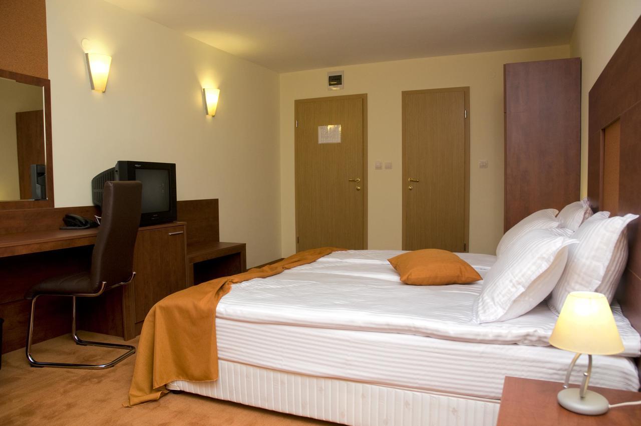 Hotel 4 Zona صوفيا المظهر الخارجي الصورة