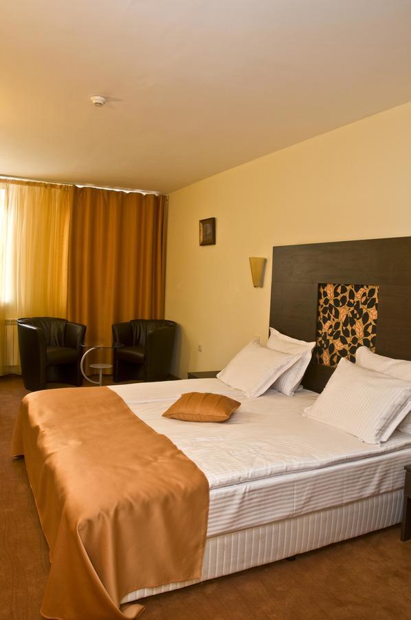 Hotel 4 Zona صوفيا المظهر الخارجي الصورة